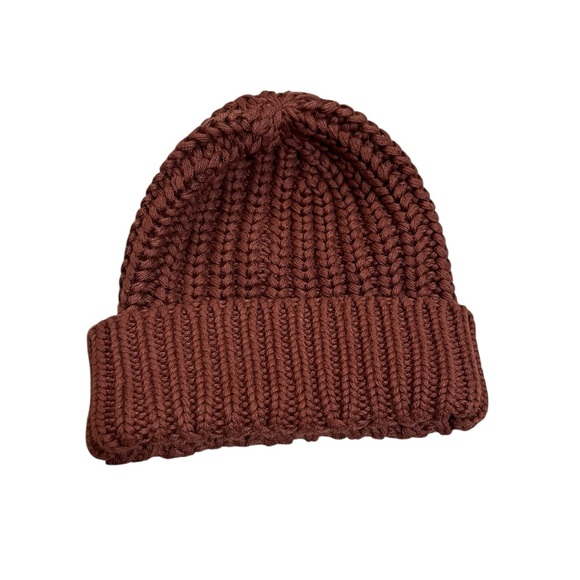 Quincy Mae Other - Quincy Mae 0-6m knitted chunky beanie cranberry